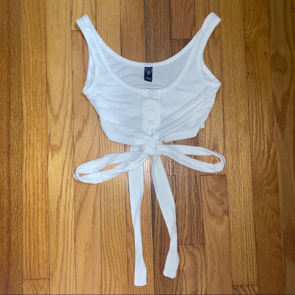 NWOT White Windsor Cropped Self-Tie Halter Top